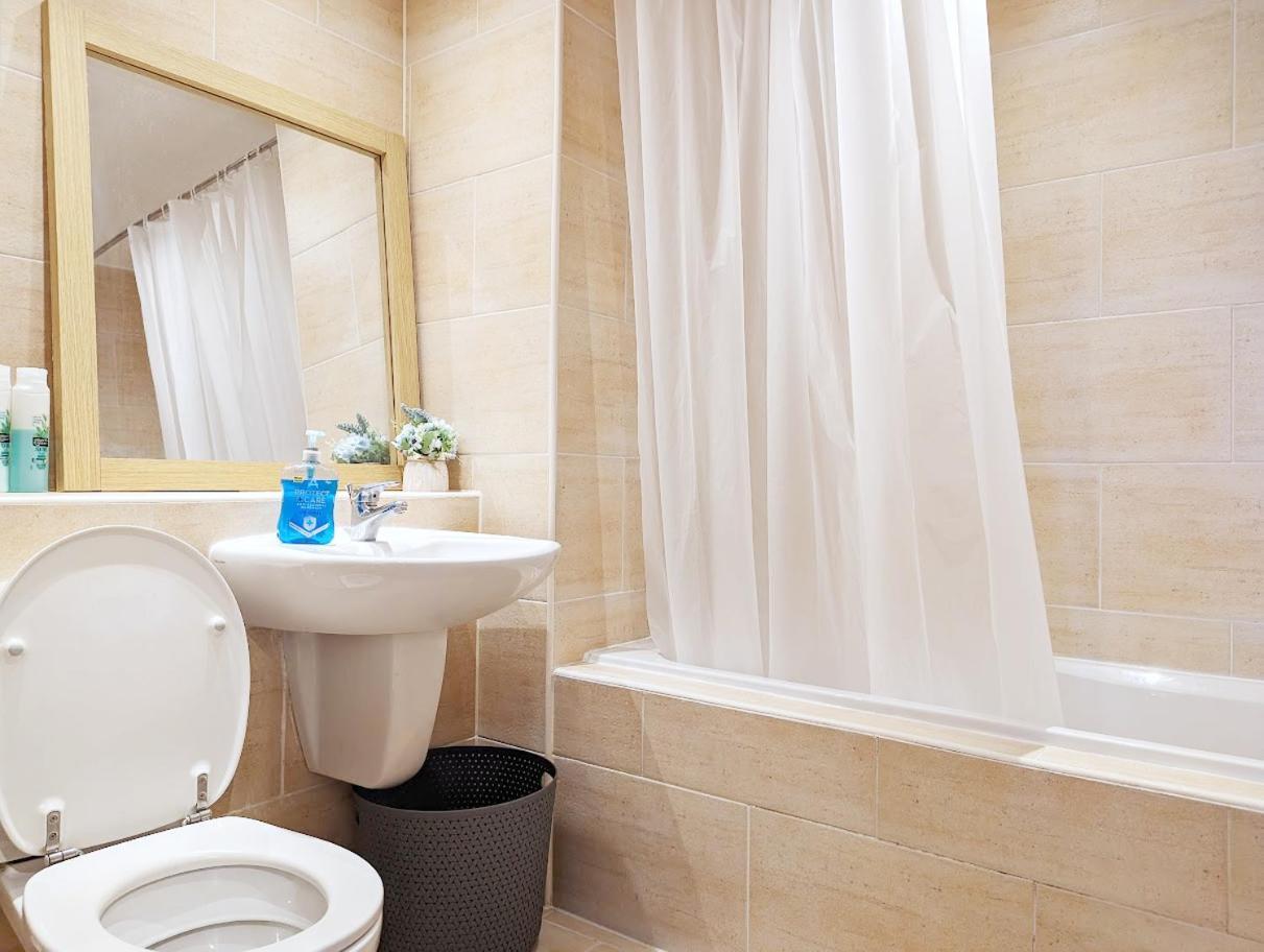 ליברפול Guest Room In City Centre Near Key Attractions מראה חיצוני תמונה